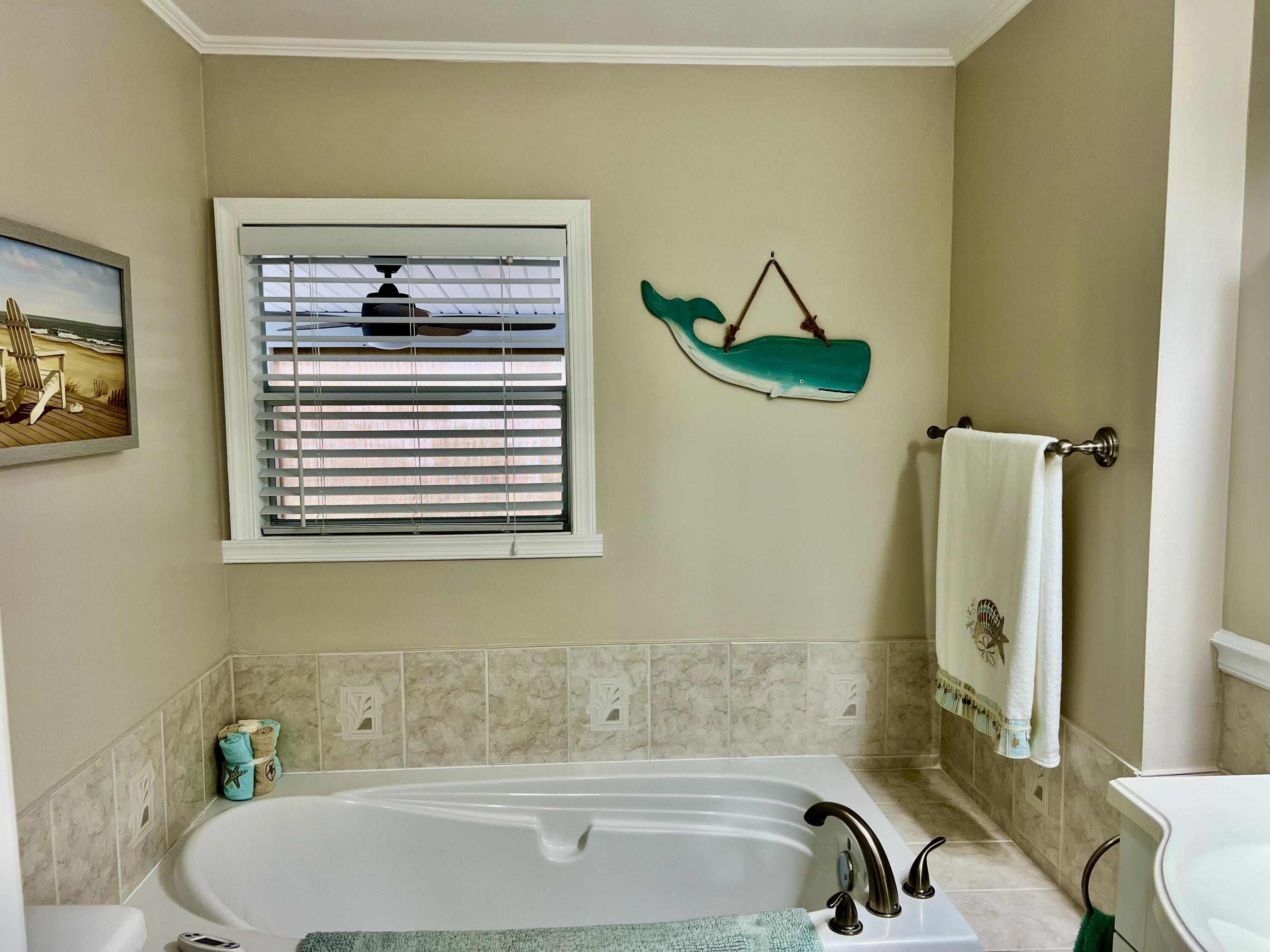 3325 Street Street Hollywood, FL 33021 - Photo 11 of 39 IMG_8124