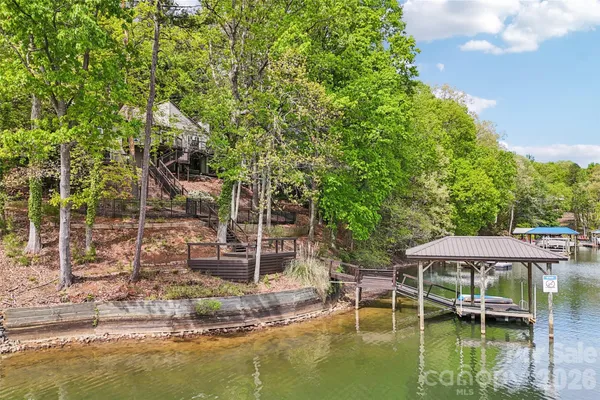 $975,000 | 16118 Tana Tea Circle, Tega Cay, SC 29708