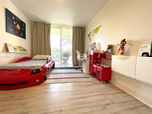 $2,700 | 2101 Atlantic Shores Boulevard, Unit 320, Hallandale Beach, FL 33009