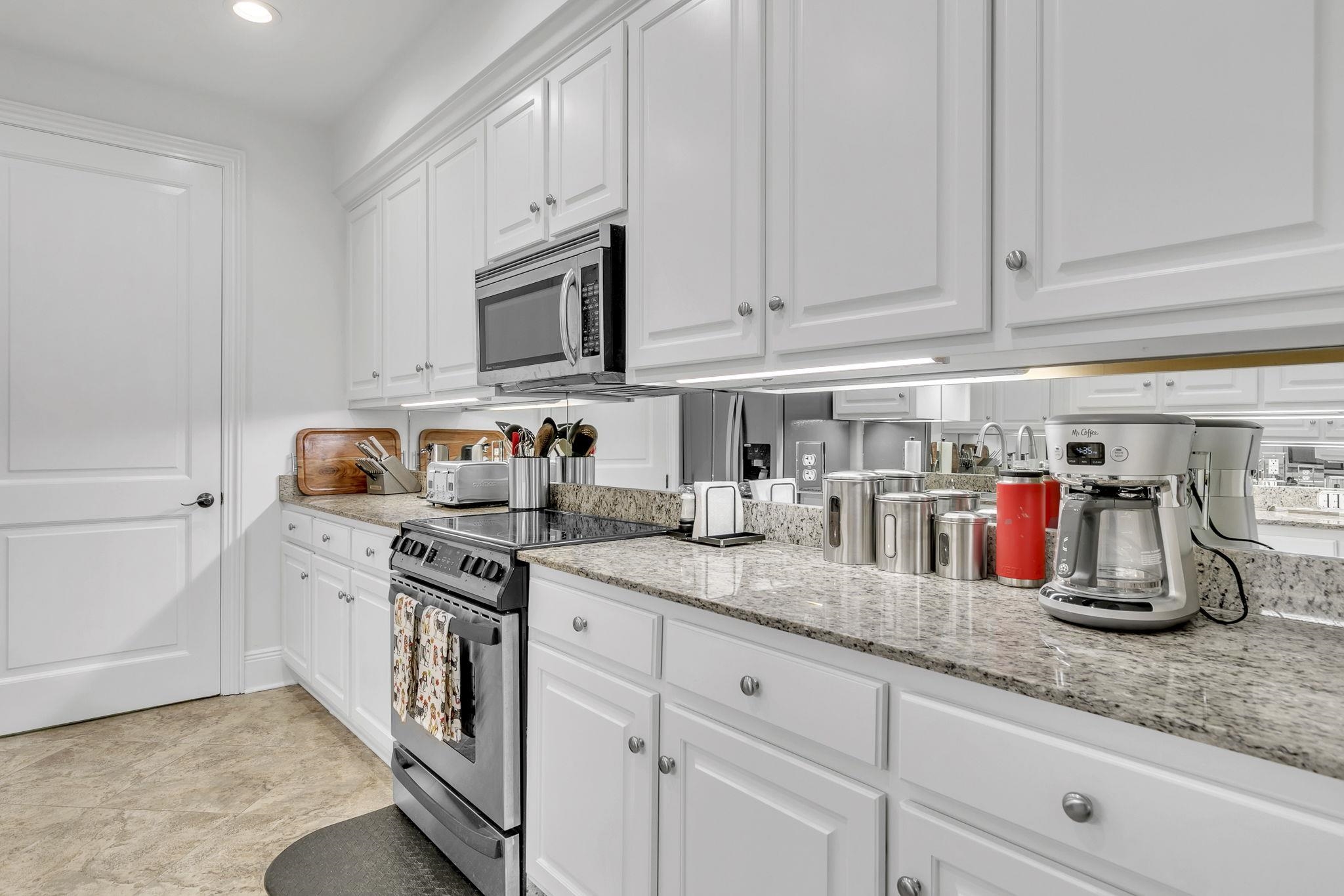 753 St Francis Street, Unit TH1004 Mobile, AL 36602 - Photo 21 of 56 Kitchen