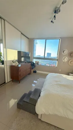 $429,000 | 90 Southwest 3rd Street, Unit 2112, Miami, FL 33130