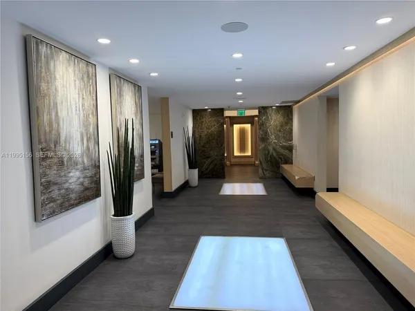 $429,000 | 90 Southwest 3rd Street, Unit 2112, Miami, FL 33130
