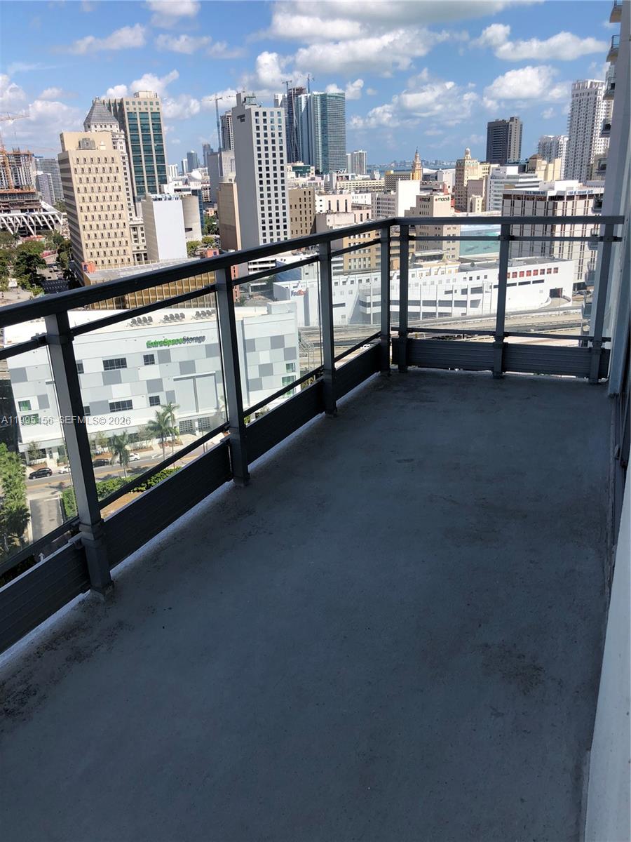 90 Southwest 3rd Street, Unit 2112 Miami, FL 33130 - Photo 5 of 40 a view of a balcony with city view