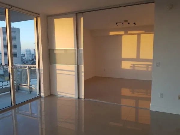 $429,000 | 90 Southwest 3rd Street, Unit 2112, Miami, FL 33130