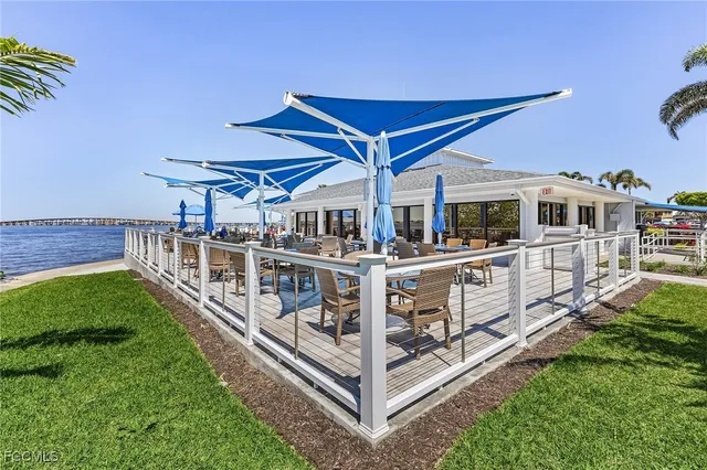 $299,500 | 4384 Bowsprit Court, Unit 2B, Fort Myers, FL 33919