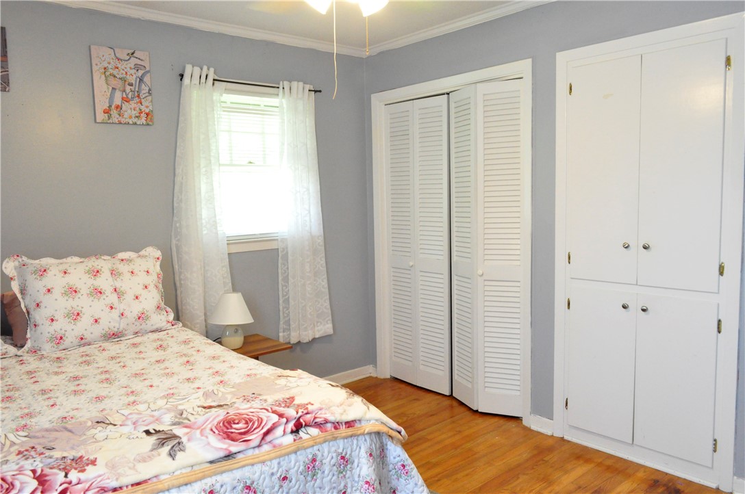 418 Ponce DeLeon Drive Anderson, SC 29621 - Photo 13 of 17 Guest room 2 with built in storage