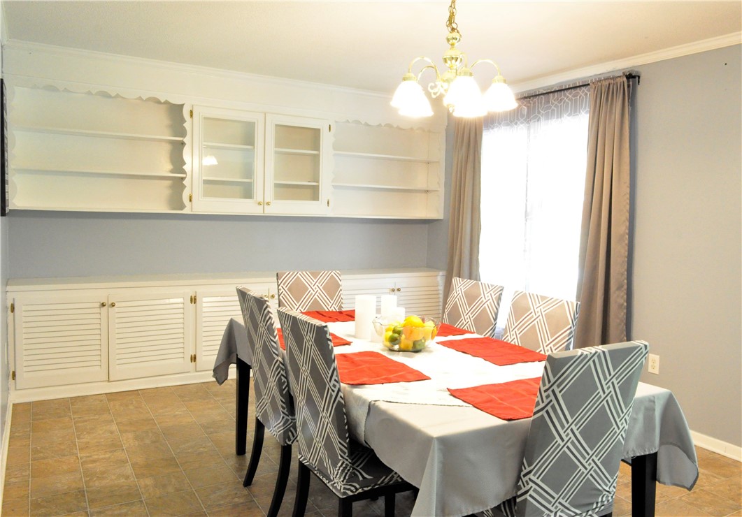 418 Ponce DeLeon Drive Anderson, SC 29621 - Photo 3 of 17 Formal Dining Room