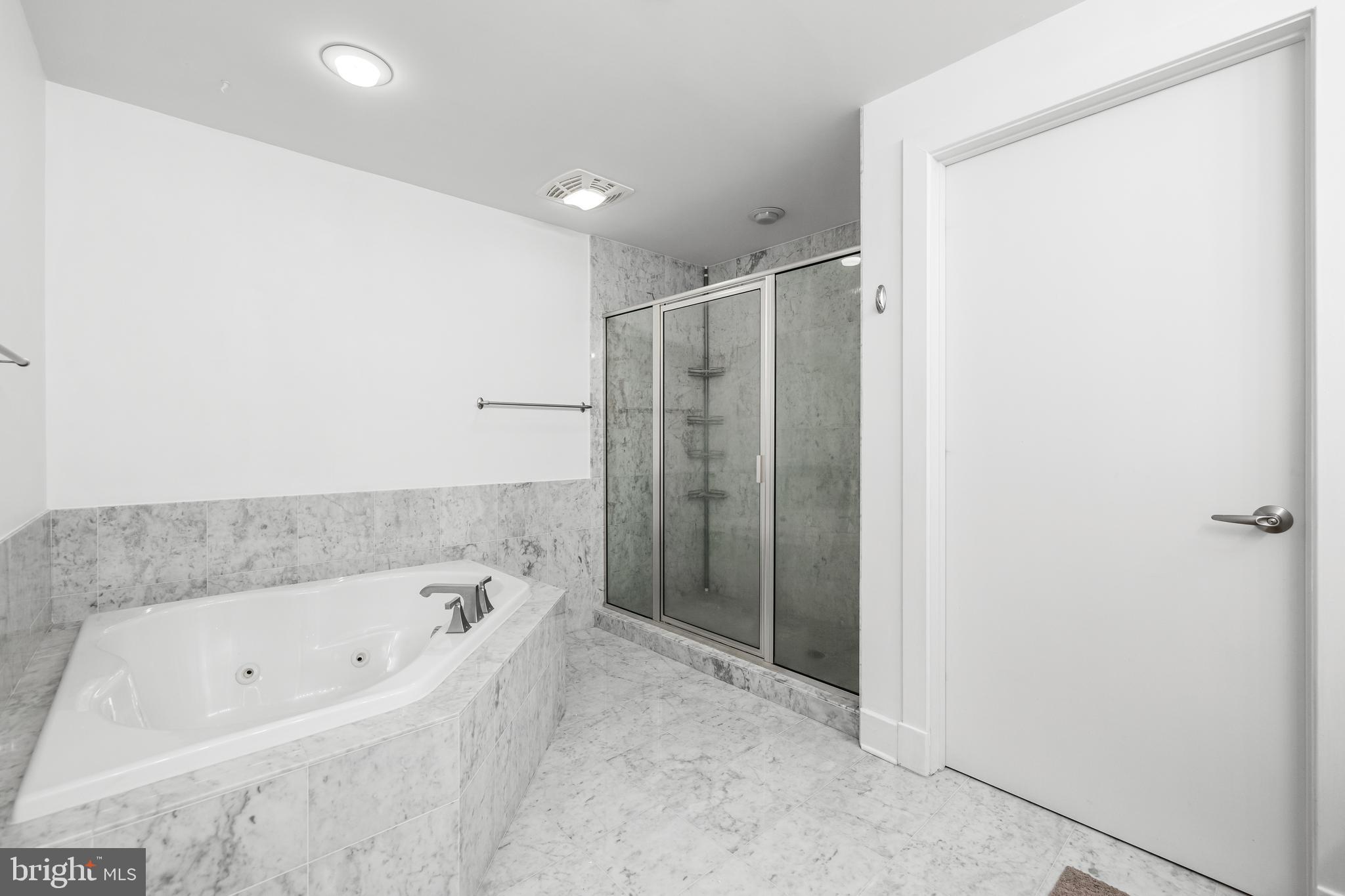 2772 Lighthouse Point East, Unit 209 Baltimore, MD 21224 - Photo 27 of 59