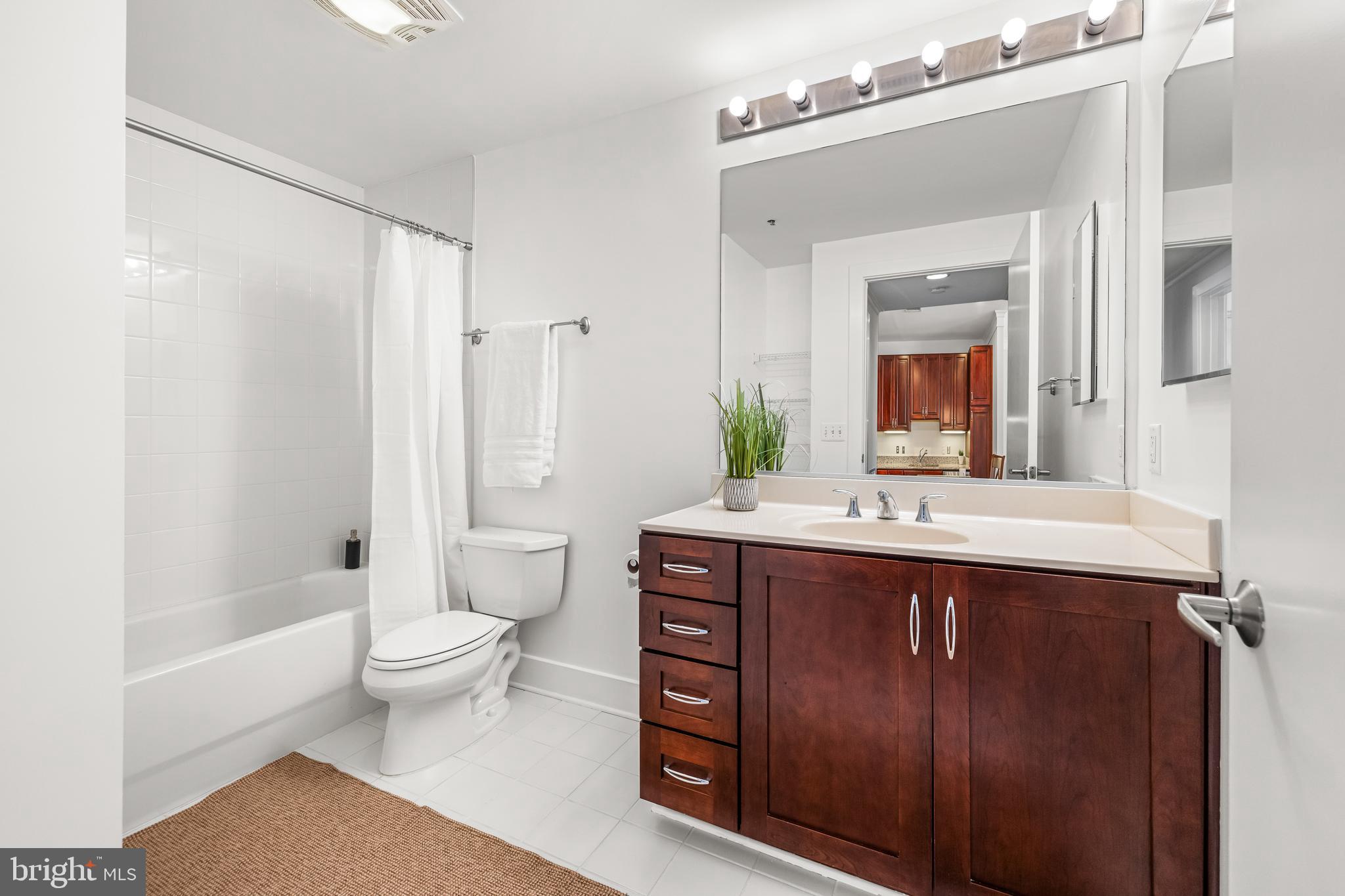 2772 Lighthouse Point East, Unit 209 Baltimore, MD 21224 - Photo 29 of 59