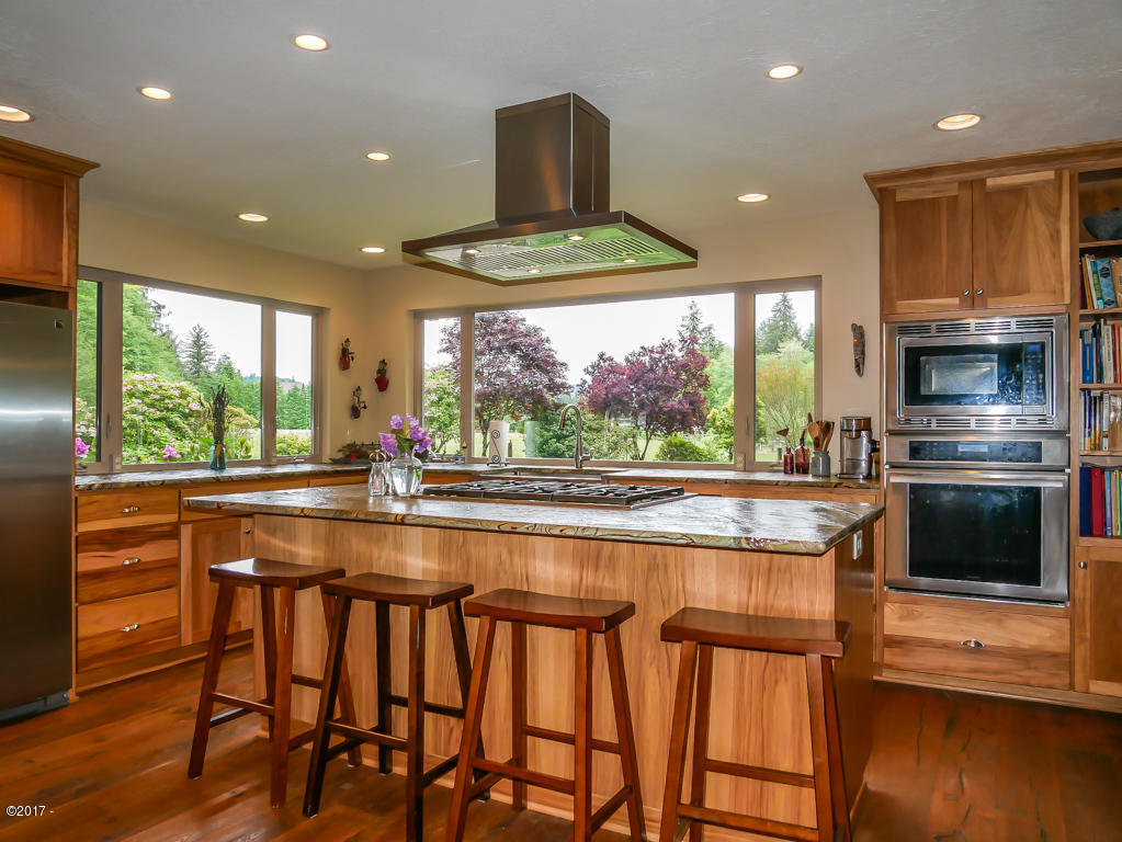 847 Hamer Road Siletz, OR 97380 - Photo 8 of 79 Gourmet kitchen