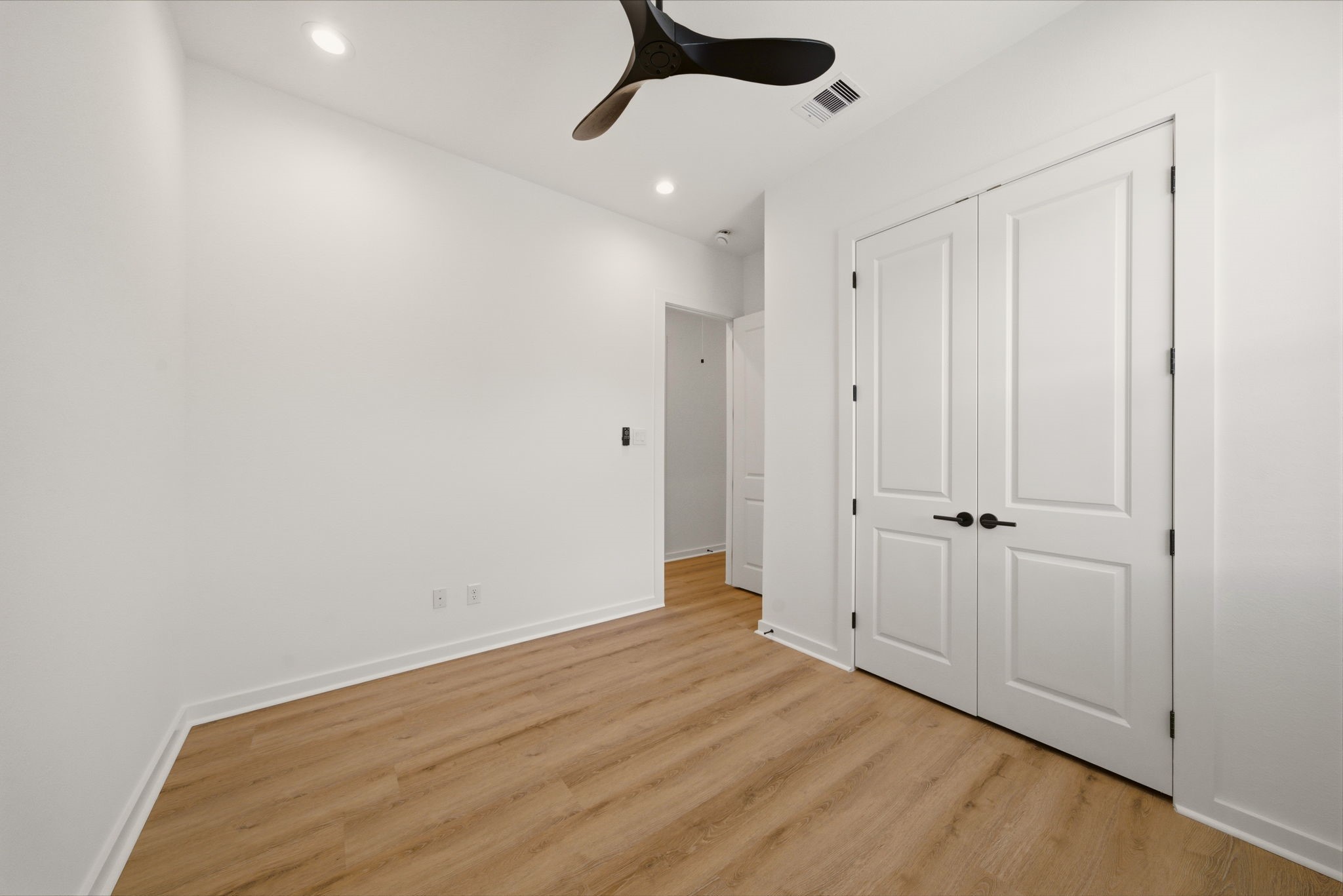 8203 Calhoun Road, Unit A/B Houston, TX 77033 - Photo 25 of 38