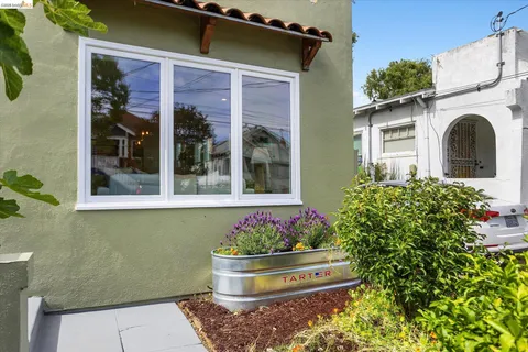 $948,000 | 530 63rd Street, Oakland, CA 94609