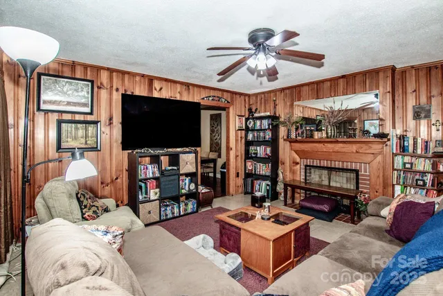 $302,000 | 516 South Mulberry Street, Statesville, NC 28677