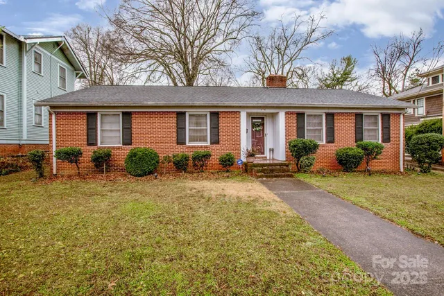$302,000 | 516 South Mulberry Street, Statesville, NC 28677