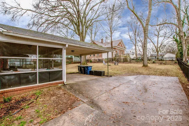 $302,000 | 516 South Mulberry Street, Statesville, NC 28677