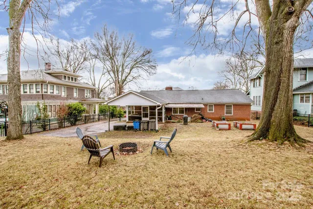 $302,000 | 516 South Mulberry Street, Statesville, NC 28677