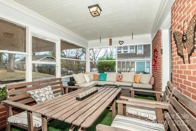 $302,000 | 516 South Mulberry Street, Statesville, NC 28677