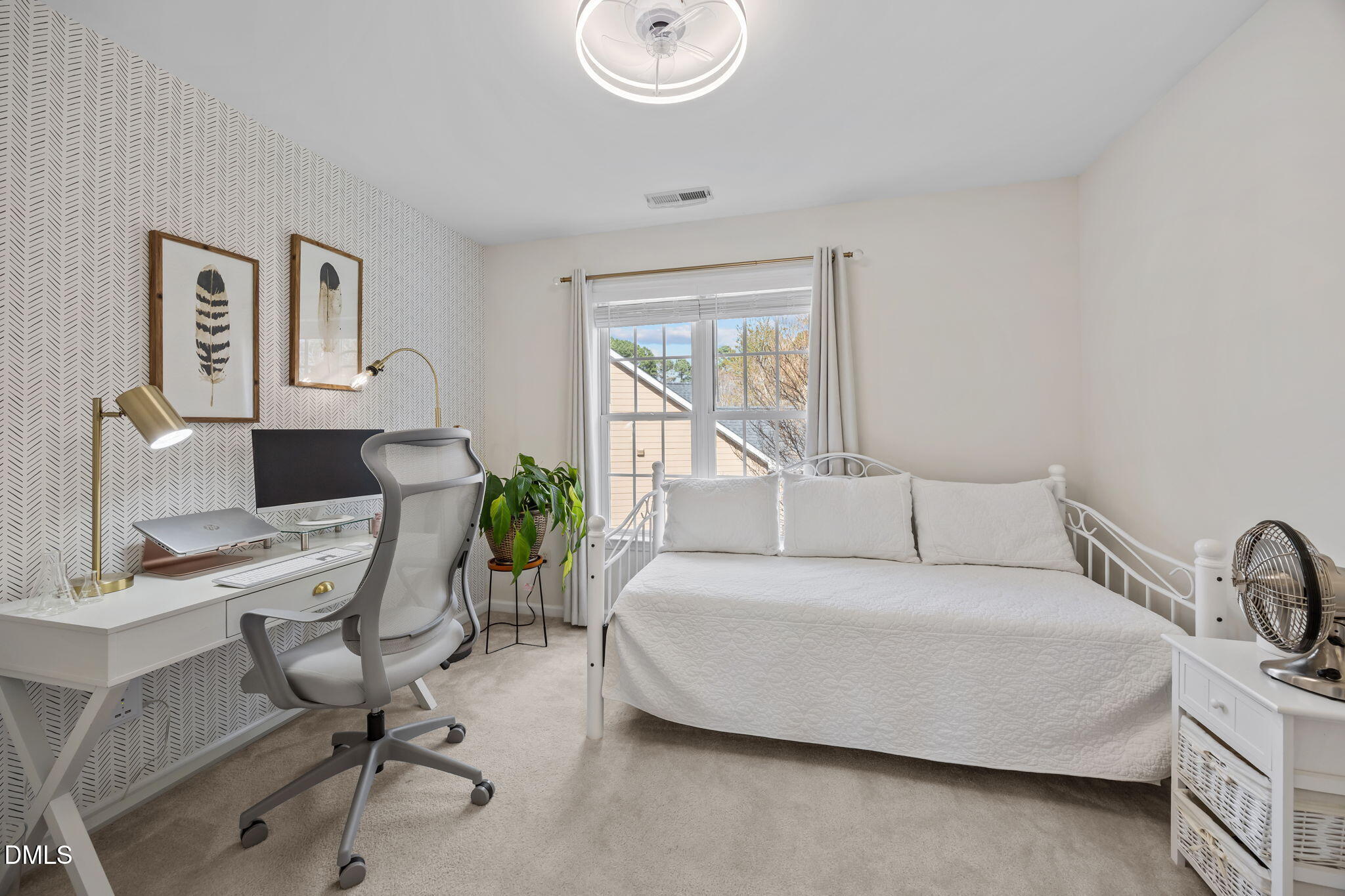 7 Bethany Place Durham, NC 27712 - Photo 24 of 33 a bedroom with a bed and a desk