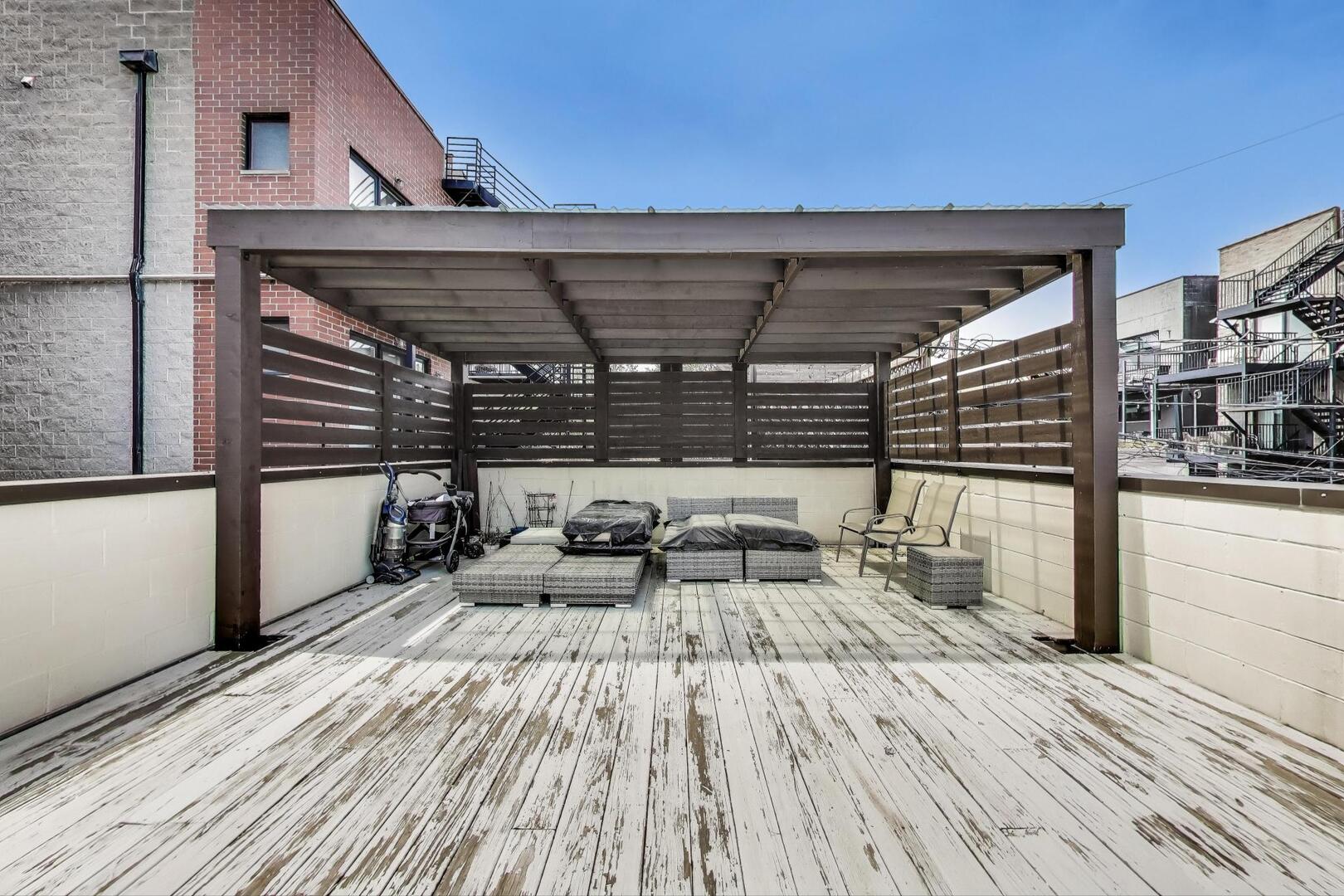 1832 West Rice Street, Unit 1N Chicago, IL 60622 - Photo 24 of 28 a view of roof deck