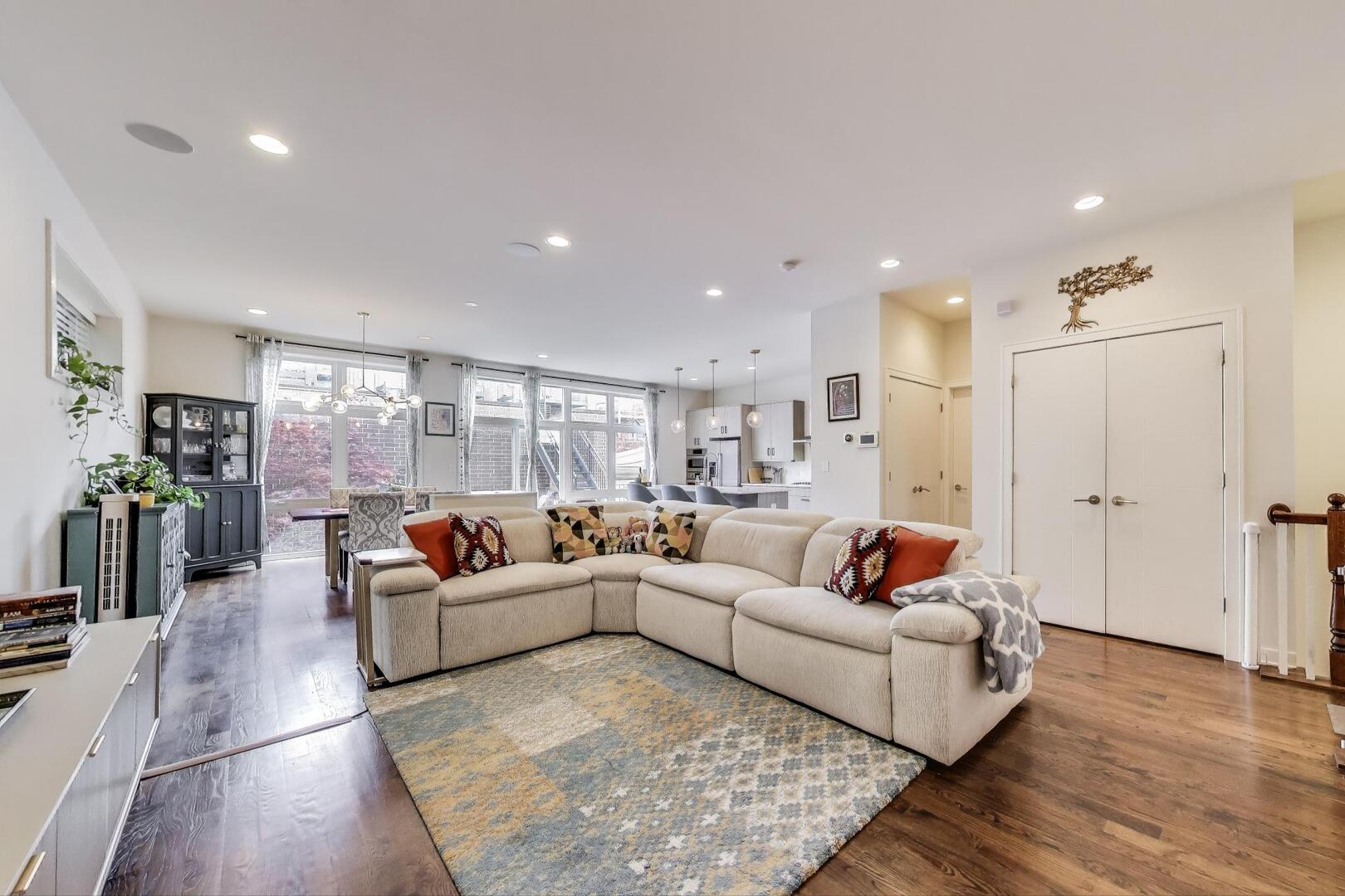 1832 West Rice Street, Unit 1N Chicago, IL 60622 - Photo 5 of 28 a living room with furniture and wooden floor