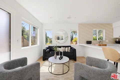 $1,295,000 | 2350 Landa Street, Los Angeles, CA 90039