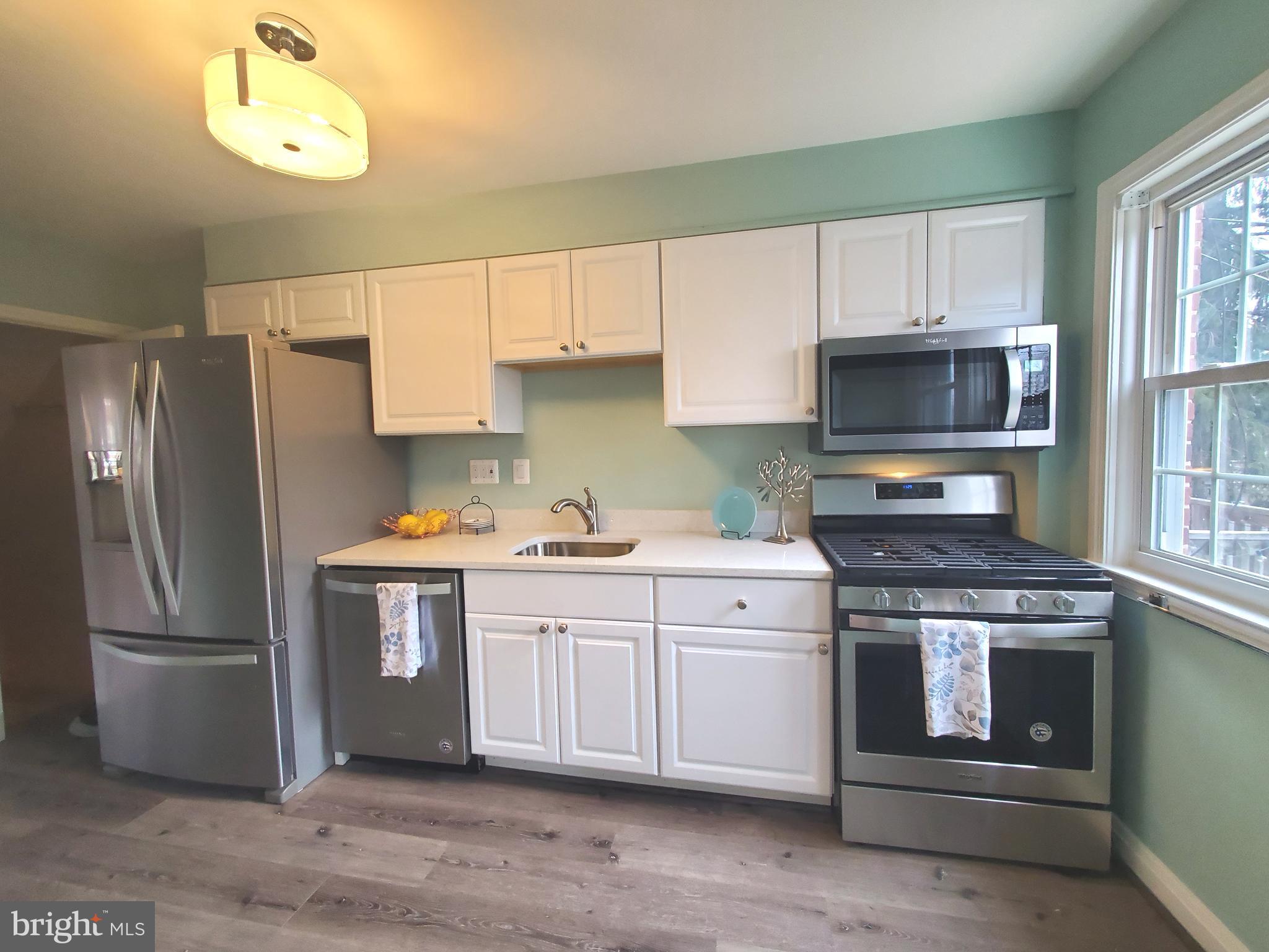 119 Overbrook Road Baltimore, MD 21212 - Photo 14 of 24 NEW STAINLESS STEEL APPLIANCES