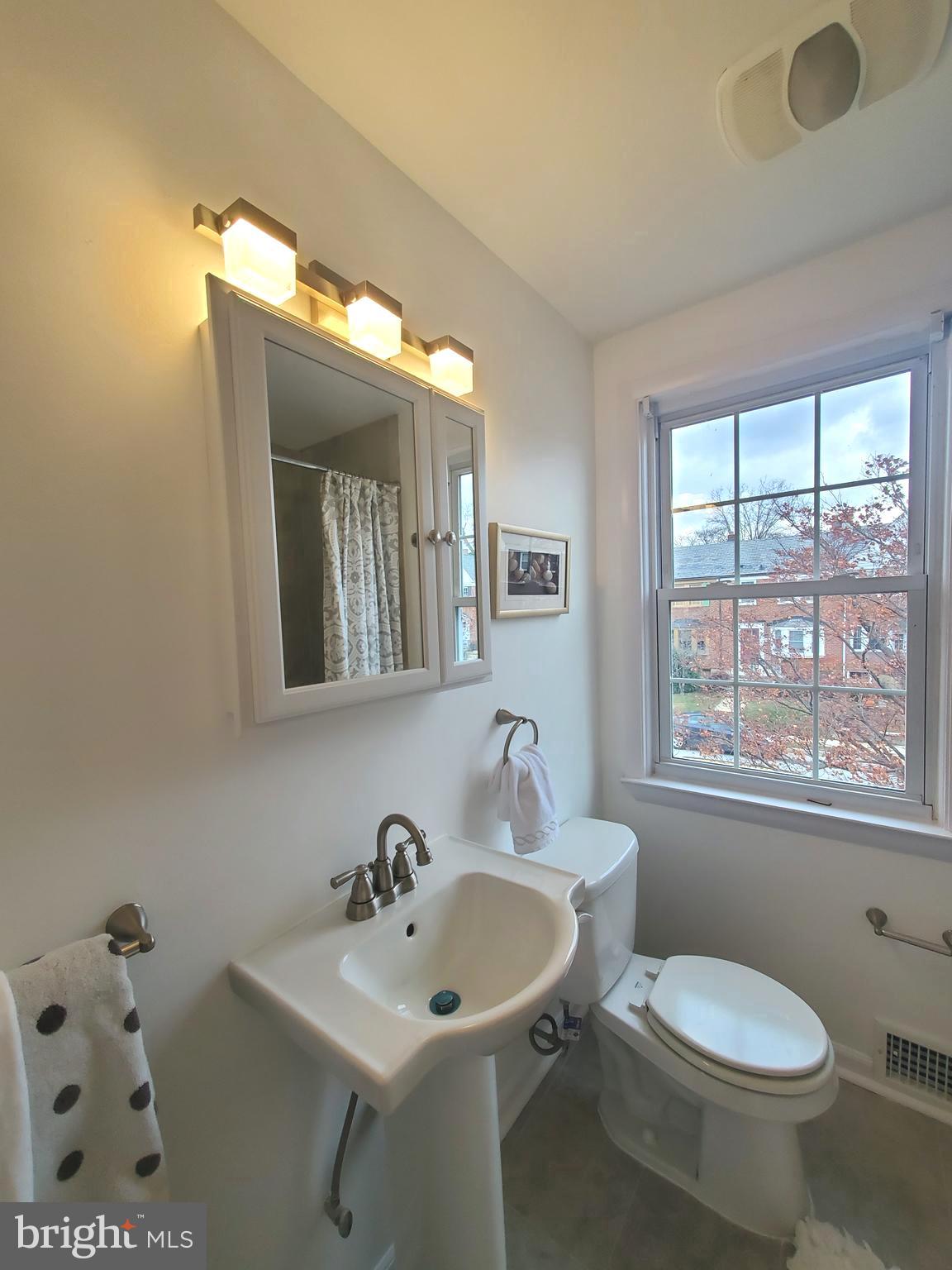 119 Overbrook Road Baltimore, MD 21212 - Photo 17 of 24 TOTALLY NEWLY UPDATED BATH!
