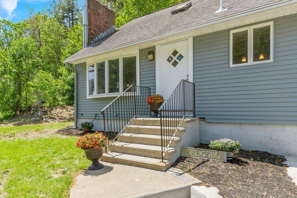 45 Willow Road Ayer, MA 01432 - Photo 4 of 36 Gallery Image 4