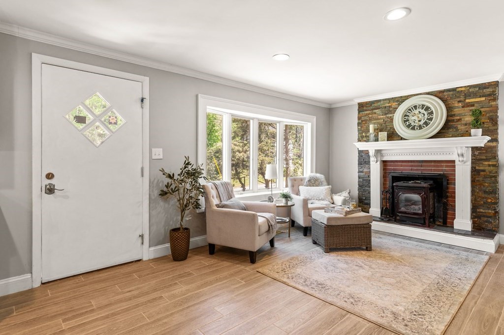 45 Willow Road Ayer, MA 01432 - Photo 5 of 36 Gallery Image 5