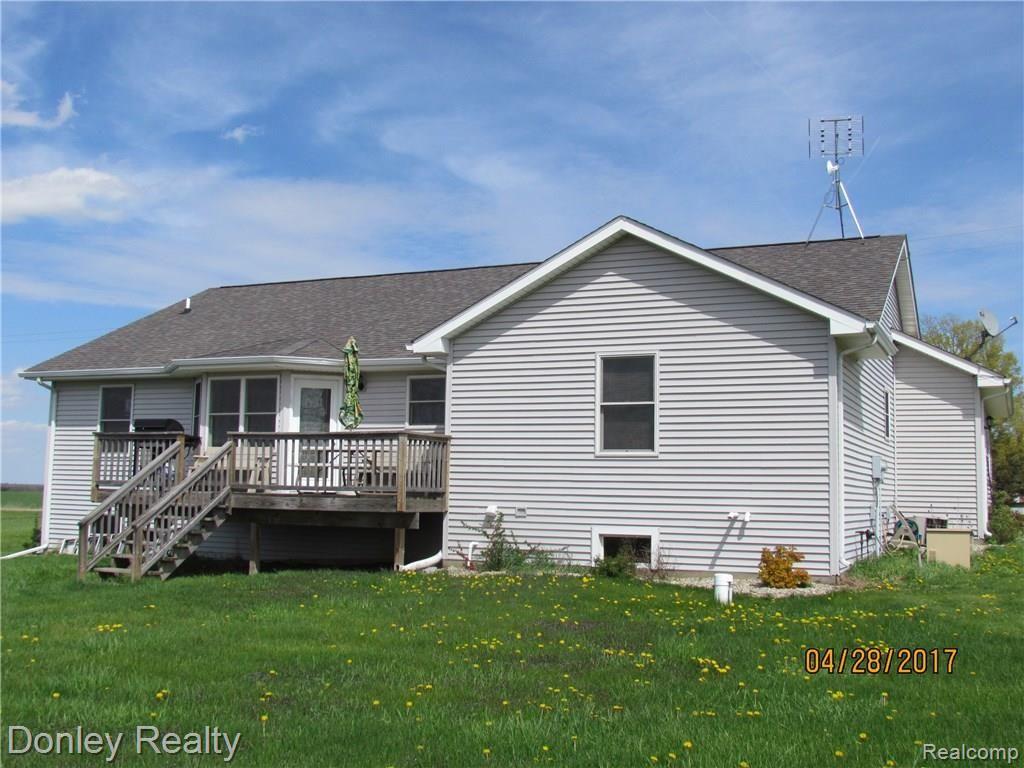 6069 Slattery Road North Branch, MI 48461 - Photo 2 of 24