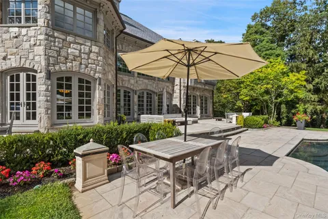 $6,250,000 | 9 Terrace Circle, Armonk, NY 10504