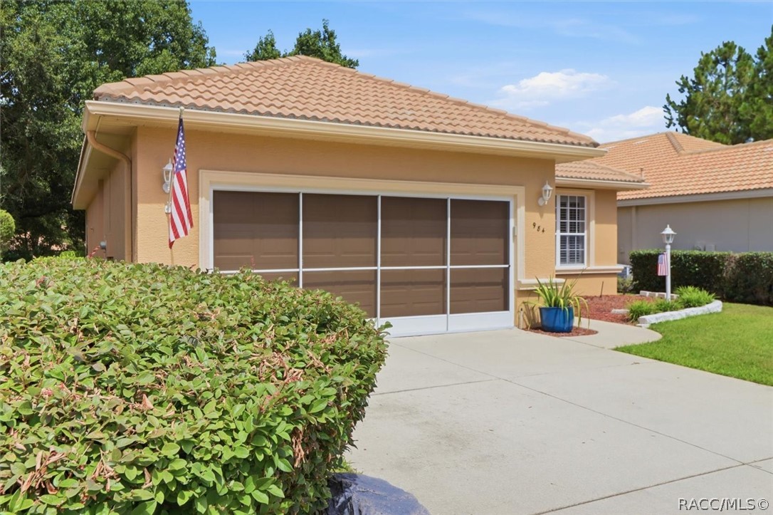 984 West Silver Meadow Loop Hernando, FL 34442 - Photo 2 of 43