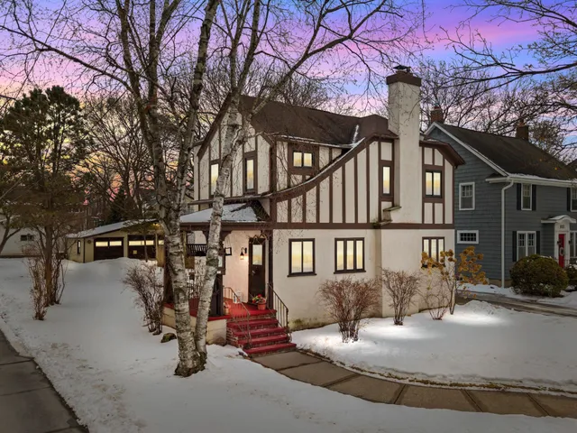 $295,000 | 827 East Washington Street, Appleton, WI 54911