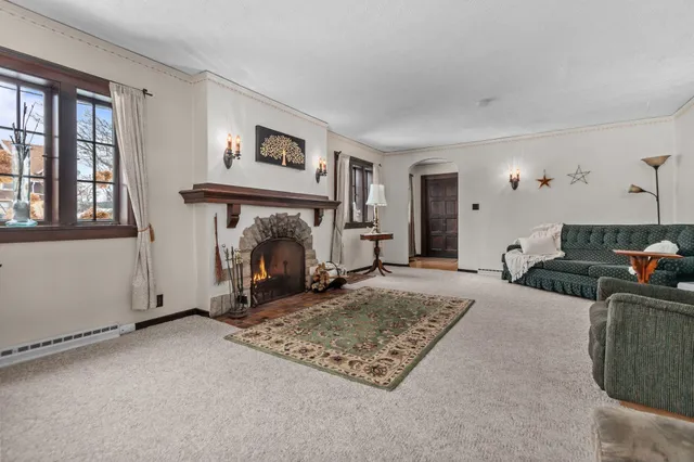 $295,000 | 827 East Washington Street, Appleton, WI 54911