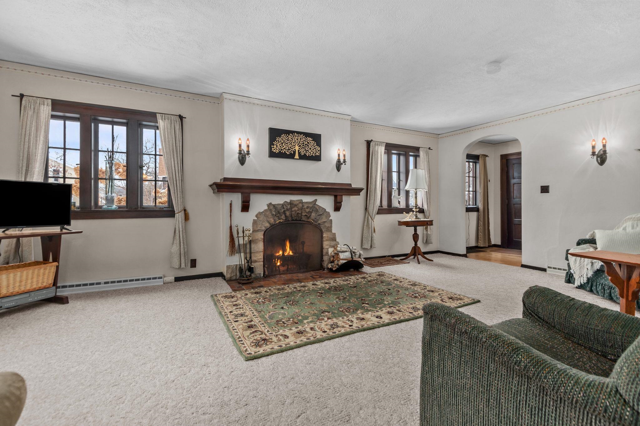 827 East Washington Street Appleton, WI 54911 - Photo 12 of 54