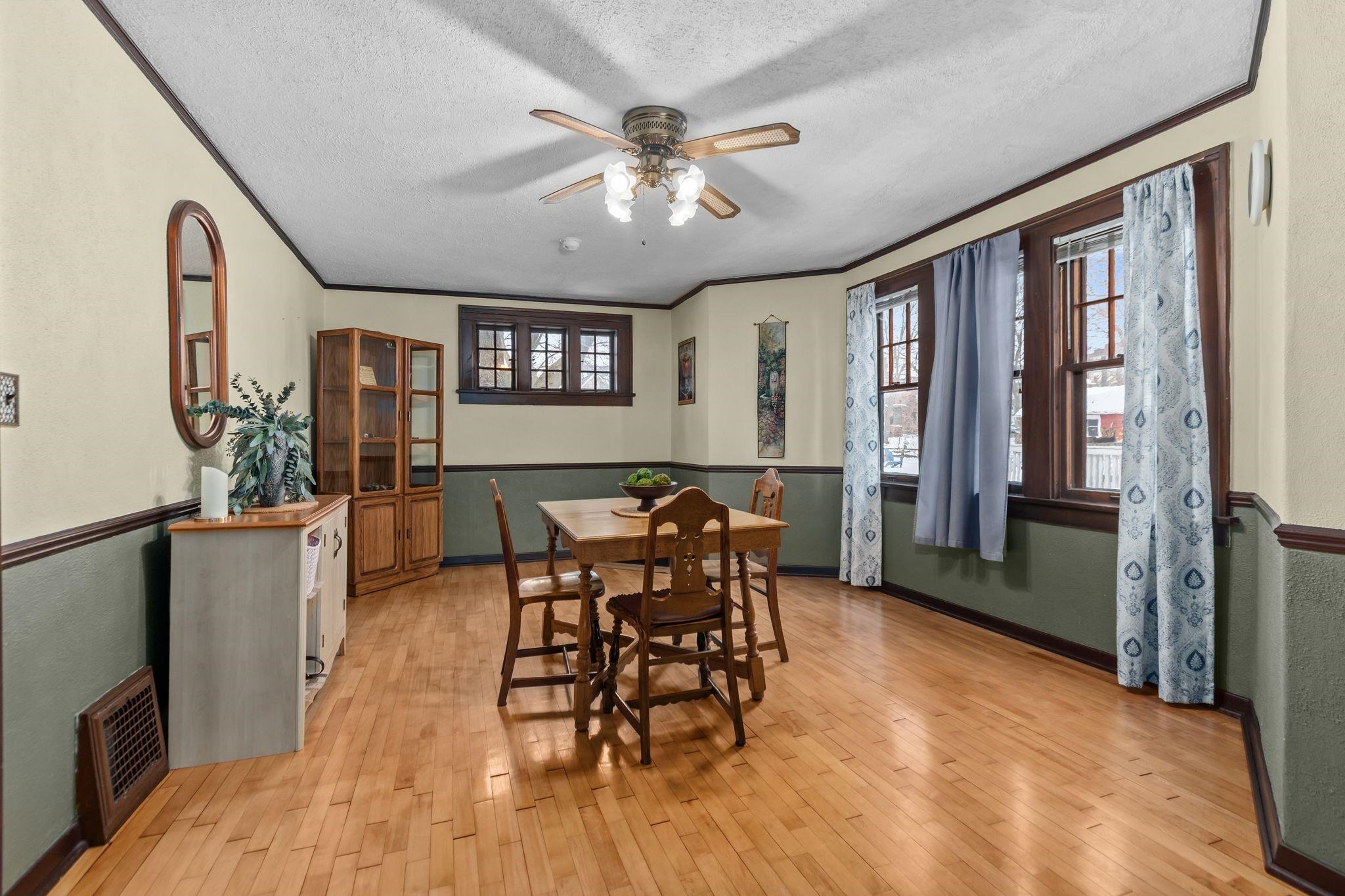 827 East Washington Street Appleton, WI 54911 - Photo 13 of 54