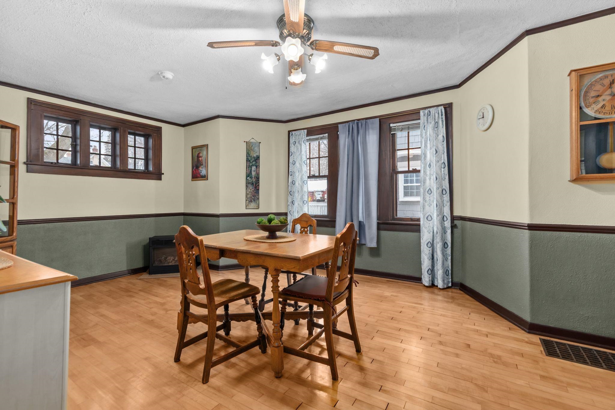 827 East Washington Street Appleton, WI 54911 - Photo 14 of 54