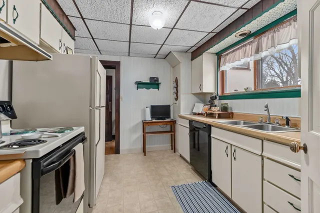 $295,000 | 827 East Washington Street, Appleton, WI 54911