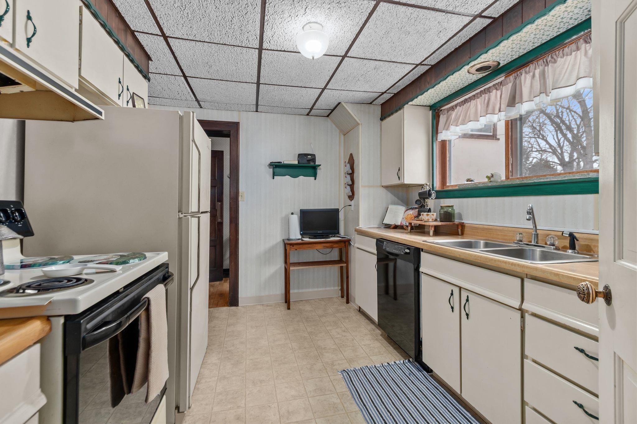 827 East Washington Street Appleton, WI 54911 - Photo 20 of 54