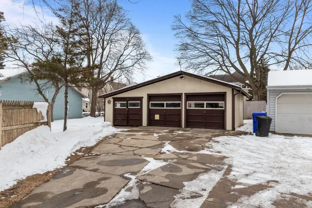 $295,000 | 827 East Washington Street, Appleton, WI 54911