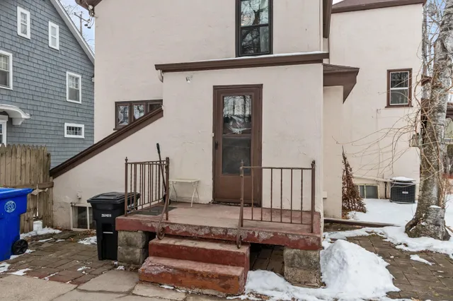 $295,000 | 827 East Washington Street, Appleton, WI 54911