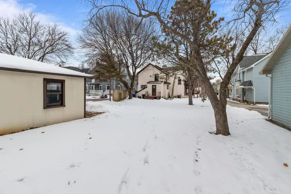 $295,000 | 827 East Washington Street, Appleton, WI 54911