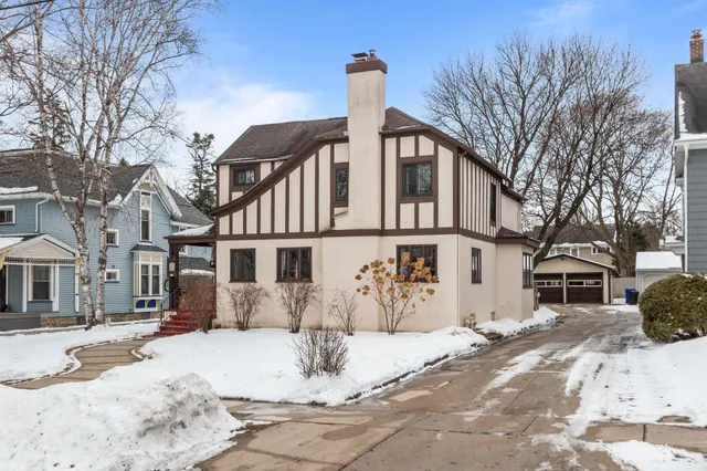 $295,000 | 827 East Washington Street, Appleton, WI 54911