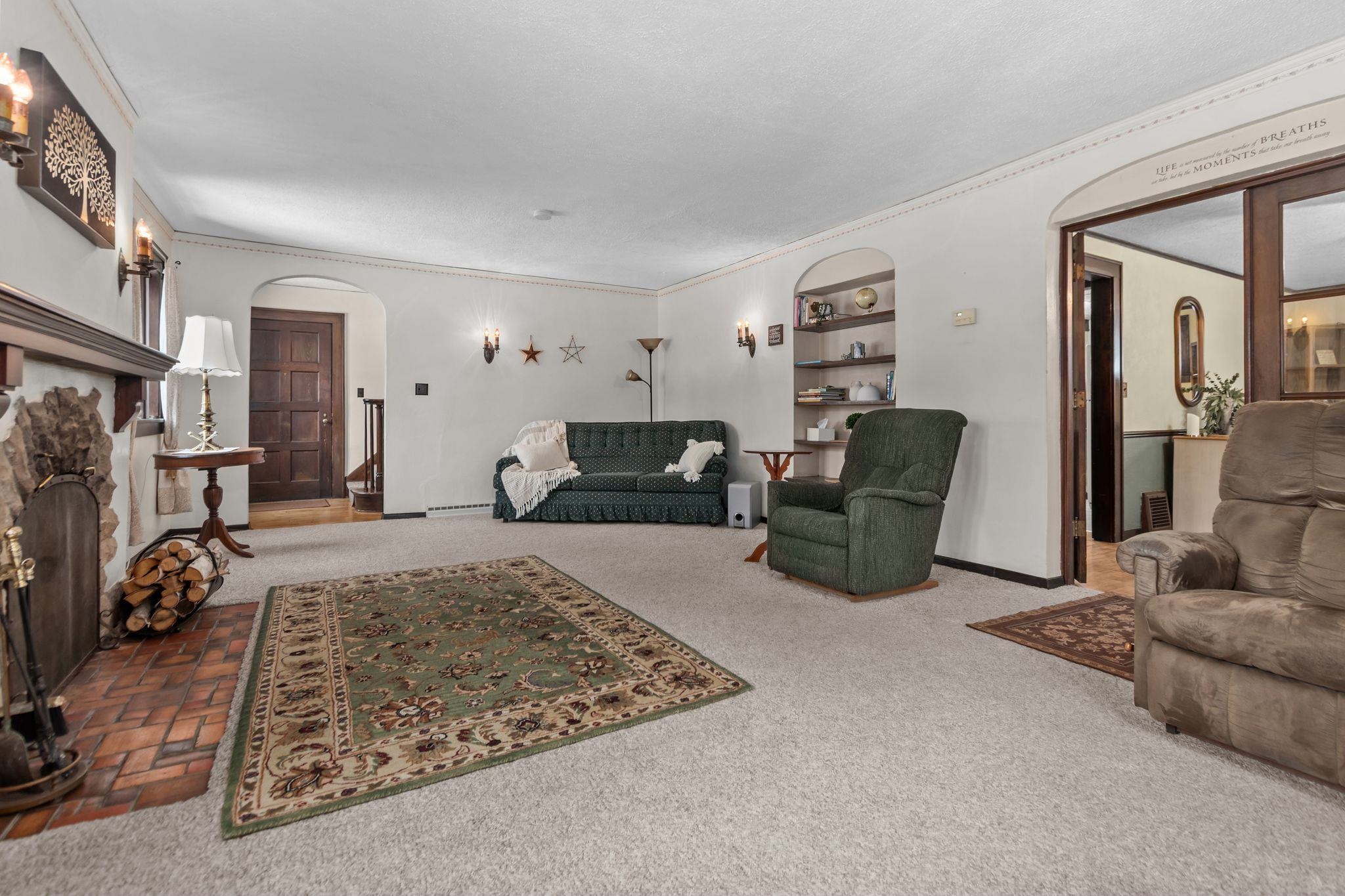 827 East Washington Street Appleton, WI 54911 - Photo 10 of 54