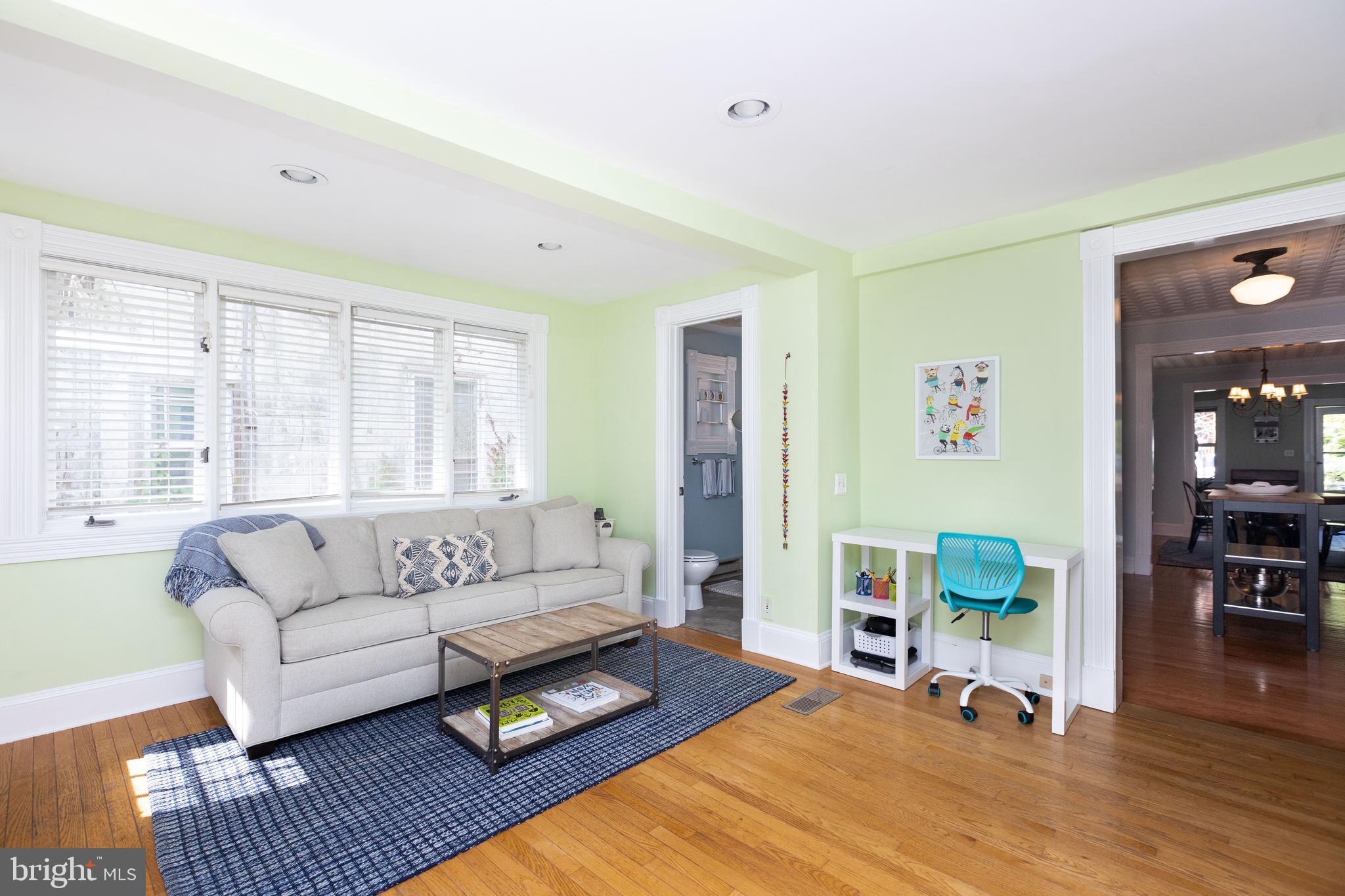 4603 Schenley Road Baltimore, MD 21210 - Photo 16 of 37 Family room