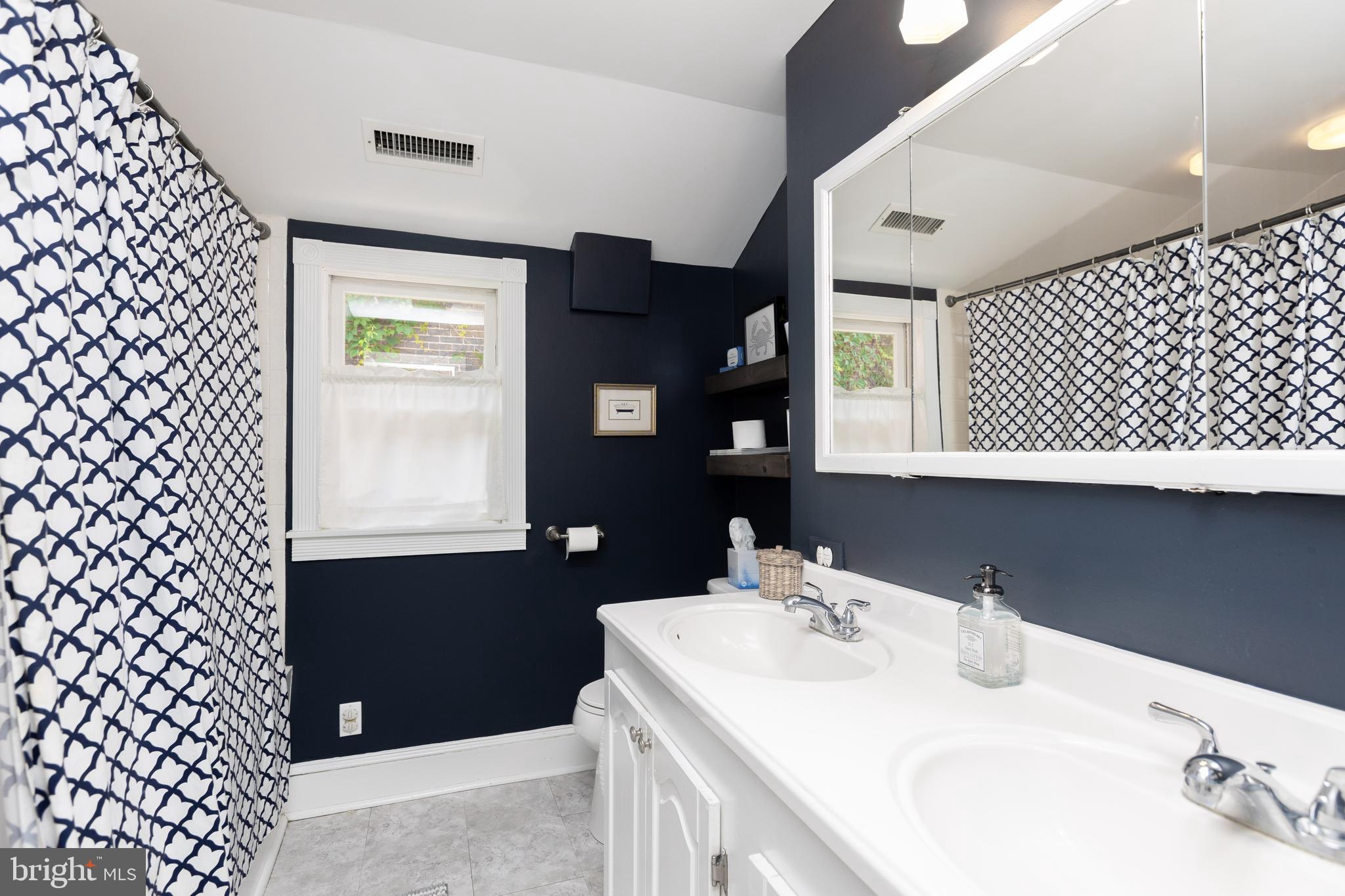 4603 Schenley Road Baltimore, MD 21210 - Photo 28 of 37 Upper level full bathroom with bathtub