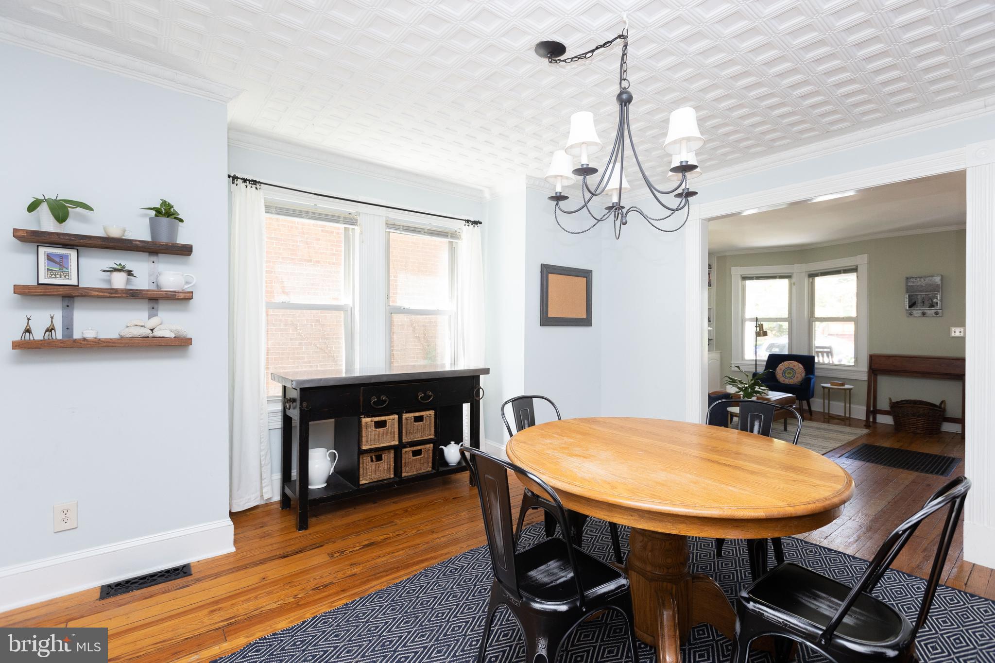 4603 Schenley Road Baltimore, MD 21210 - Photo 5 of 37 Living room