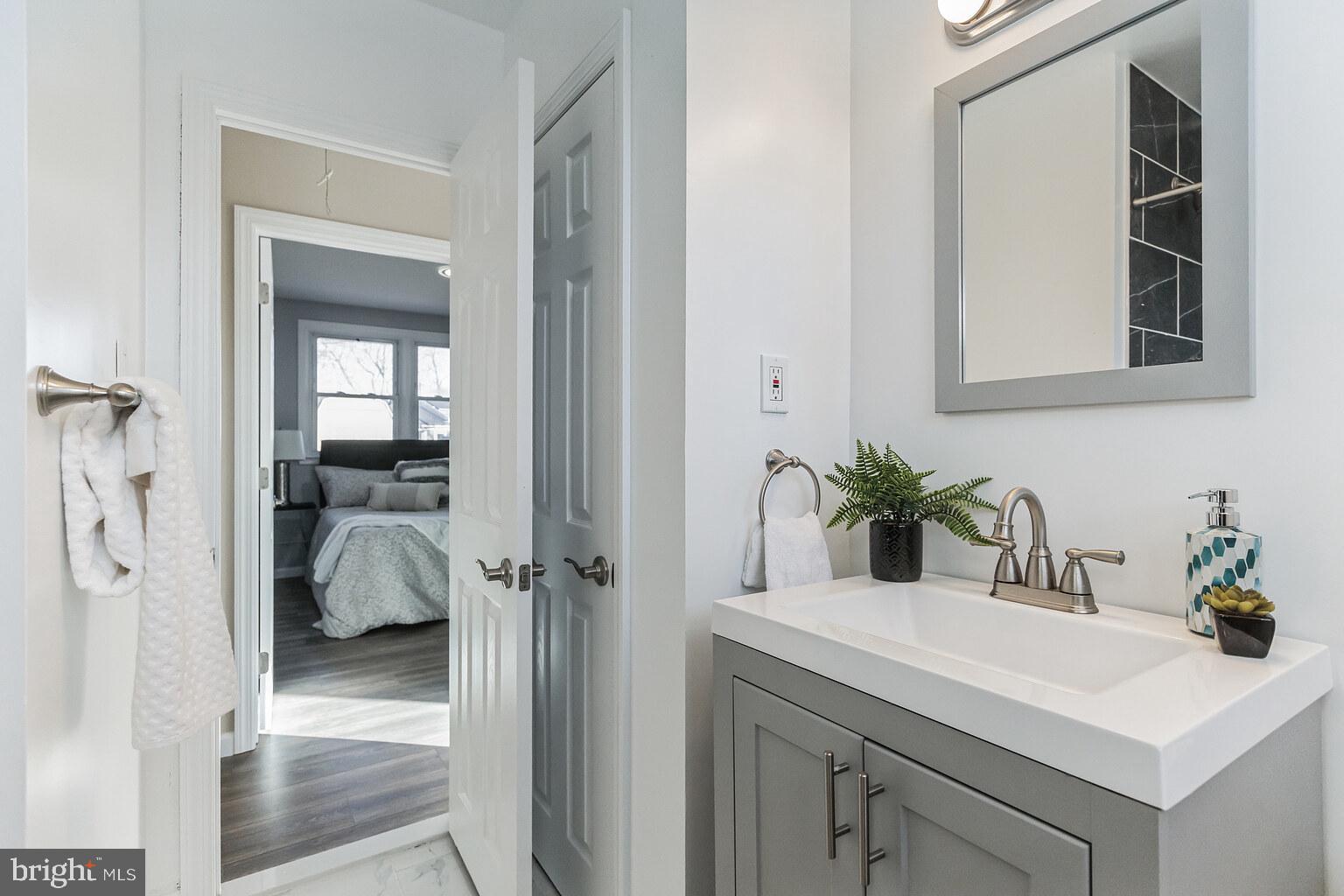 809 Bentley Road Lindenwold, NJ 08021 - Photo 18 of 23 Bathroom