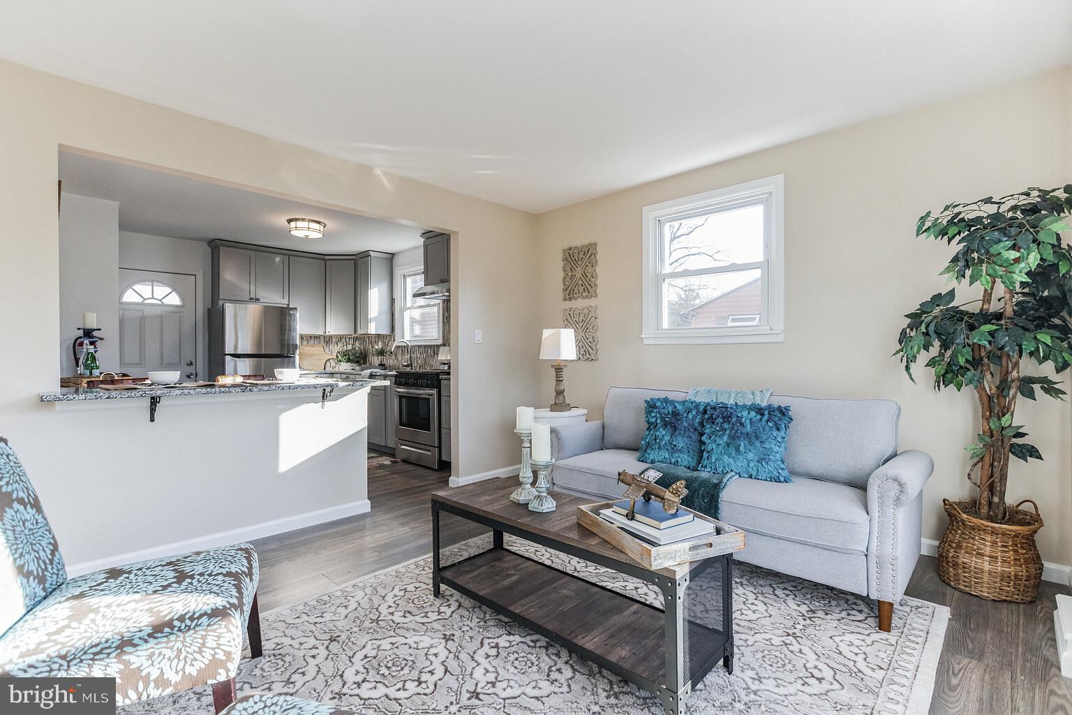 809 Bentley Road Lindenwold, NJ 08021 - Photo 8 of 23 Living area off of kitchen