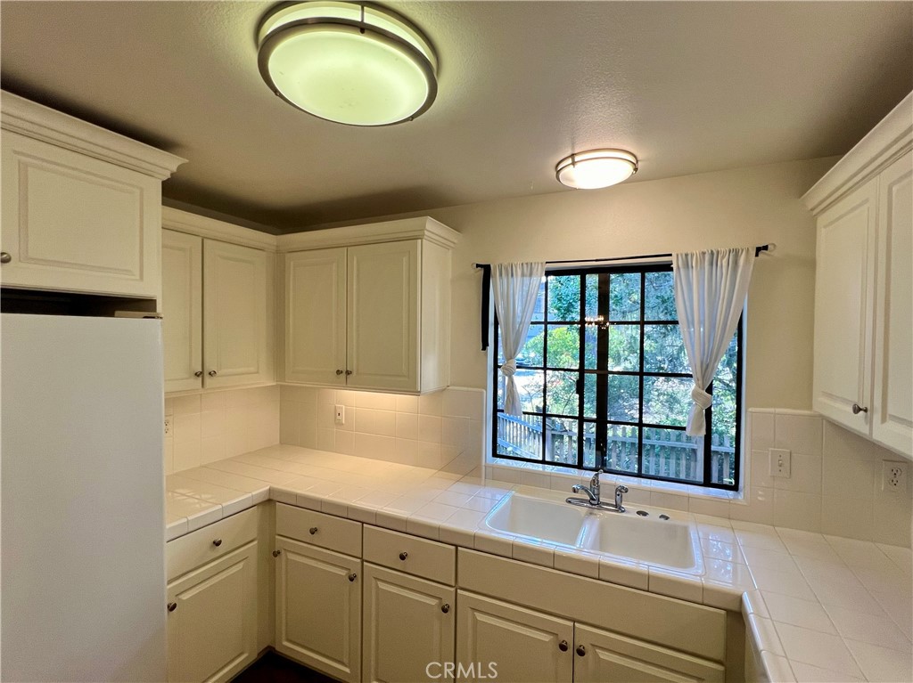 1530 Emerson Road Cambria, CA 93428 - Photo 13 of 54 Kitchen with lovely view!